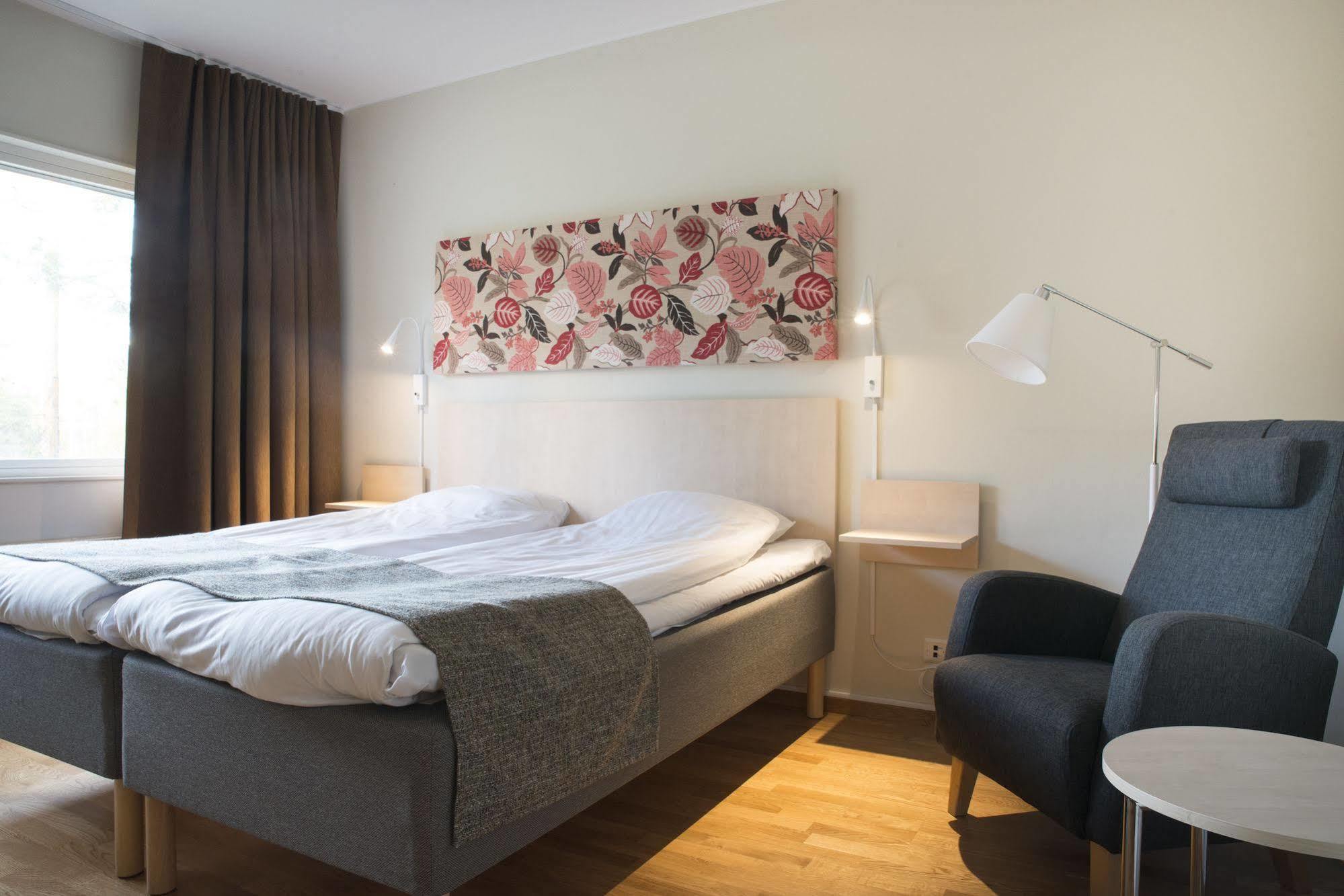 Hotell Bjoerken Umea Bagian luar foto